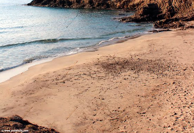 Cala Arena - Guía de playas de Níjar - Guia de playas del Parque Natural Cabo de Gata - Níjar