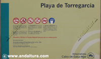 Cartel de la Playa de Torregarcía - Guía de Playas de la capital de Almería y del Parque Natural Cabo de Gata - Níjar