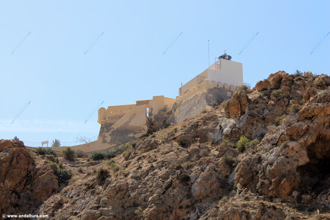 Castillo de San Telmo, Faro de San Telmo o Torrejoncillo - Guía Litoral de la capital de Almería