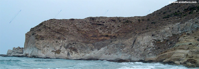 Dunas fósiles en las proximidades de la Cala del Plomo - Guía de playas de Níjar y del Parque Natural Cabo de Gata