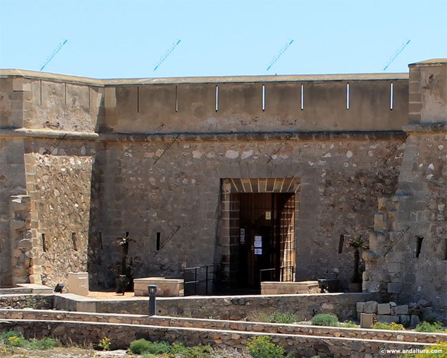 Entrada al Castillo de Guardias Viejas