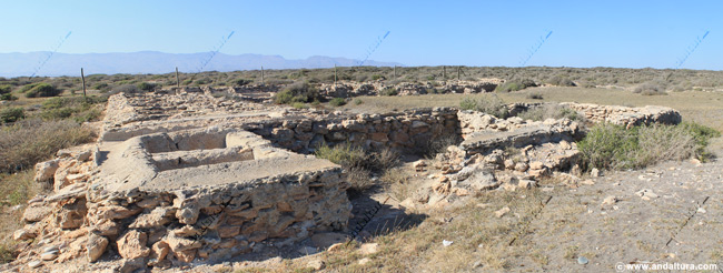Ruinas de la Factoría de Salazones - Guía Litoral de la capital de Almería y el Parque Natural Cabo de Gata - Níjar
