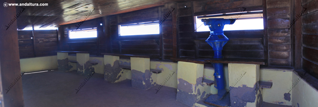 Interior del Mirador de Las Salinillas - observatorio de las Salinas del Cabo de Gata
