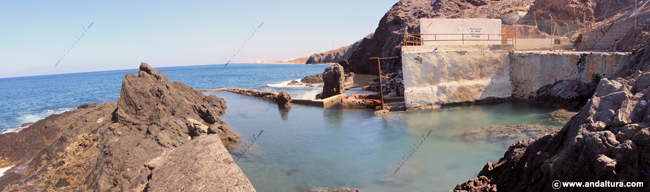 Los Motores - Prohibido el baño - Parque Natural Cabo de Gata - Níjar