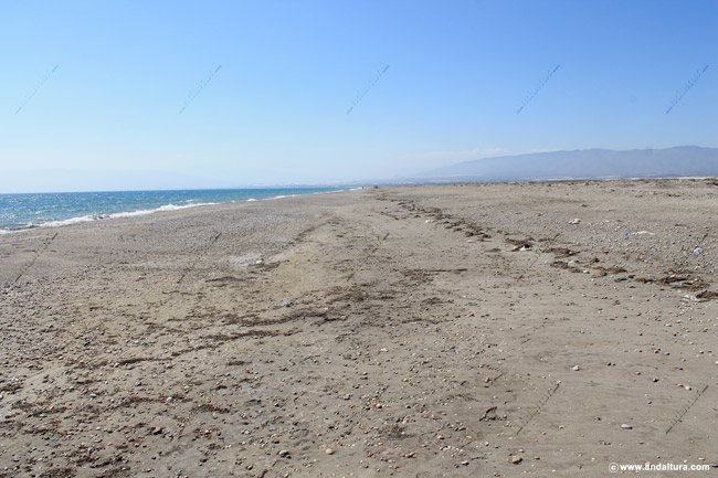 Playa de las Amoladeras o de El Pocico - Ruta de Senderismo del Gran Recorrido GR 140 Mar y Nieve