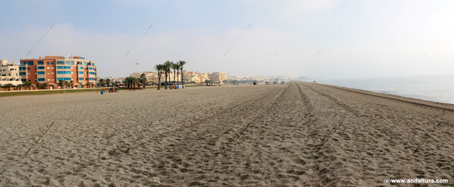 Playa de la Bajadilla - Guía de Playas de Roquetas de Mar