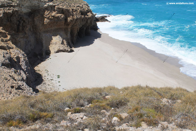 Playa de las Salinicas - Guía de Playas de Carboneras y el Parque Natural Cabo de Gata - Níjar
