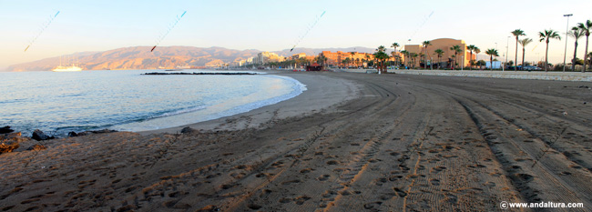 Playa Nueva de Almería o La Térmica - Guía de Playa de la capital de Almería