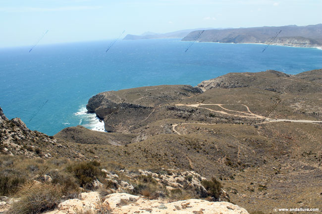 Punta de Media Naranja y acceso a las calas suroccidentales del Término de Carboneras - Parque Natural Cabo de Gata-Níjar