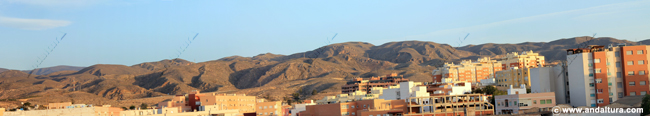 Estribaciones de la Sierra de Gádor desde la capital de Almería