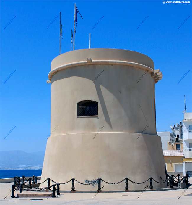 Torre de Balerma junto a la Playa de Balerma - El Ejido