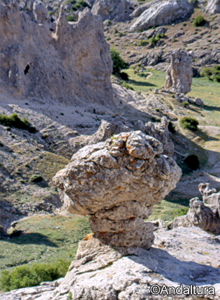 Formaciones rocosas en el Barranco del puerto - Sierra de Castril