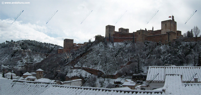 La Alhambra y el Generalife nevados desde el Mirador de Carvajales - Albaycín