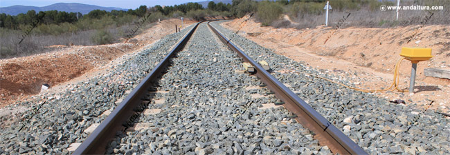Vías de ferrocarril en la provincia de Granada aun en funcionamiento