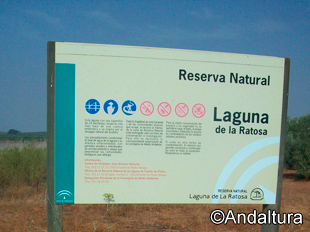 Cartel informativo de la Reserva de la Laguna de la Ratosa