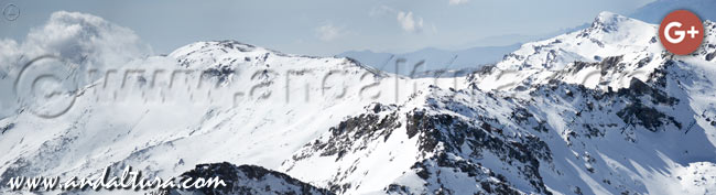 Puntal de los Tajos del Nevero, Loma de Cuerda Alta y Pico del tajo de los Machos, al fondo el Cerro del Caballo