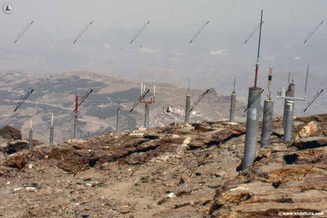 Antiguas antenas en la cumbre del Veleta, ya desaparecidas