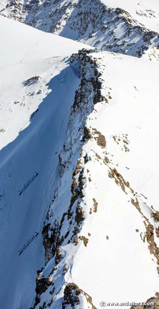 Arista entre el Veleta y el Cerro de los Machos, con el Campanario y el Zacatín en invierno