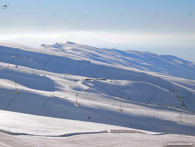 Cerro del Caballo desde la Estación de Esquí Sierra Nevada
