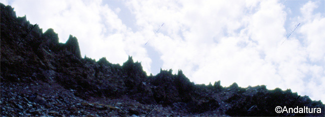 Aristas de los Crestones de río Seco descendiendo al Mirador de Ferrer y Laguna Larga