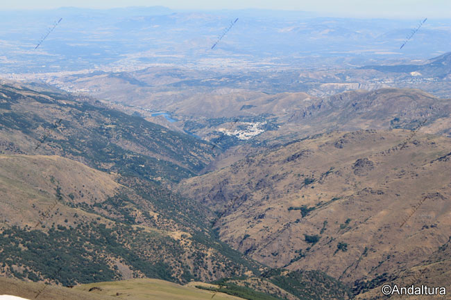 Valle del Genil, Güéjar-Sierra y Vega de Granada desde el Pico de la Justicia