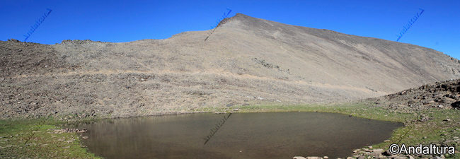 Laguna de la Caldereta y Mulhacén