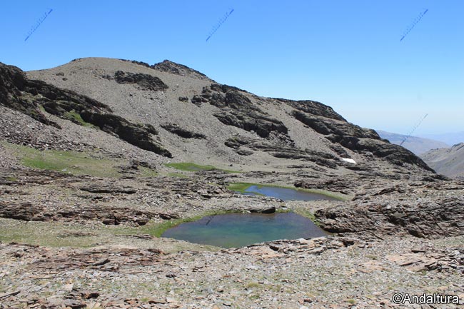 Lagunillos del Púlpito y al fondo el Pico del Púlpito