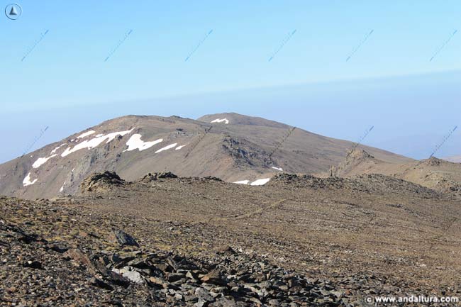 Loma de Cuerda Alta y antecimas en la arista al Pico del Tajo de los Machos y Cerrillo Redondo