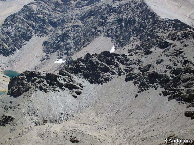 Mirador de Ferrer.y Laguna Larga desde el Cerro de los Machos