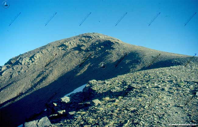 Parte final de ascensión al Cerro del Caballo desde el Collado de la Laguna en Arista de Tajos Altos