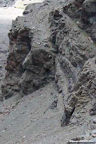Detalle del peligroso Paso de los Guías desde la subida al Cerro de los Machos