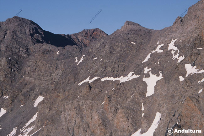 Tresmiles de Sierra Nevada: Puntal de la Cornisa, Tajos Colorados y Puntal de Siete Lagunas