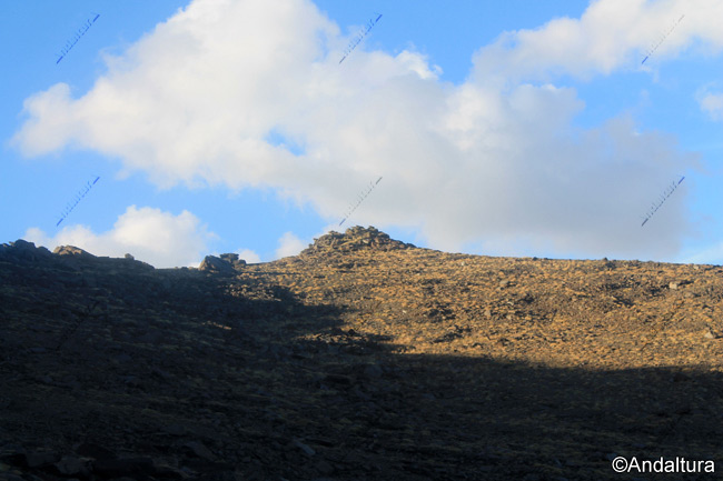 Puntal de los Acucaderos desde el Valle del barranco del Goterón