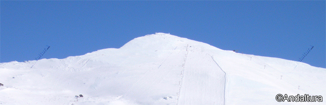 Veleta y pistas de Esquí de las Áreas Veleta y Laguna desde el Trevenque