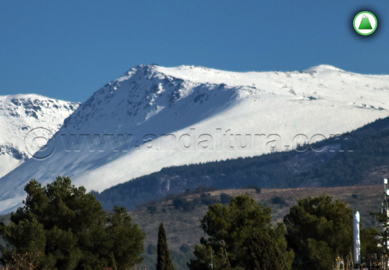 Tresmiles de Sierra Nevada: Cerro del Mojón Alto y Pico del Cuervo desde Granada
