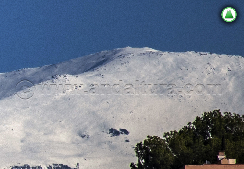 Tresmiles de Sierra Nevada: Puntal de los Cuartos desde Granada