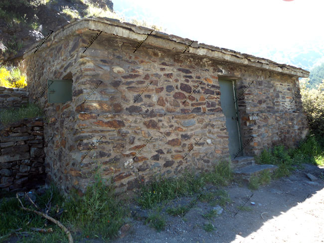 Refugio del Aceral - Refugios de Sierra Nevada en el Valle del Genil