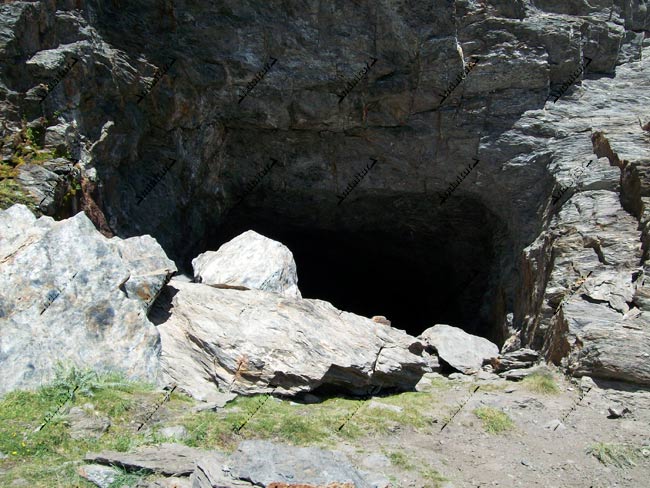 Refugio Natural Túnel del Veleta - Refugios Naturales de Sierra Nevada