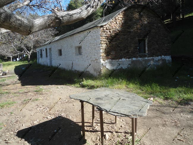 Refugio de la Cucaracha - Refugios de Sierra Nevada en el Valle del Genil