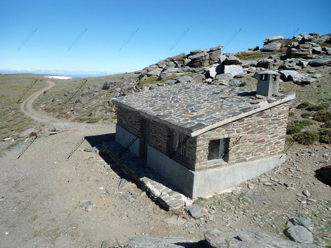 Refugio Peña Partida en el Sendero Sulayr - Gran Recorrido GR 240