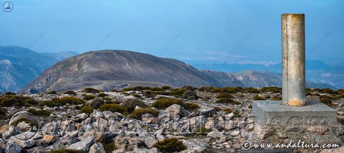 Alto del Calar de Güéjar-Sierra desde el Vértice Geodésico del Alto de Miguelejos