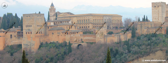 La Alhambra y la Puerta Alta del Bosque desde el Mirador de San Nicolás