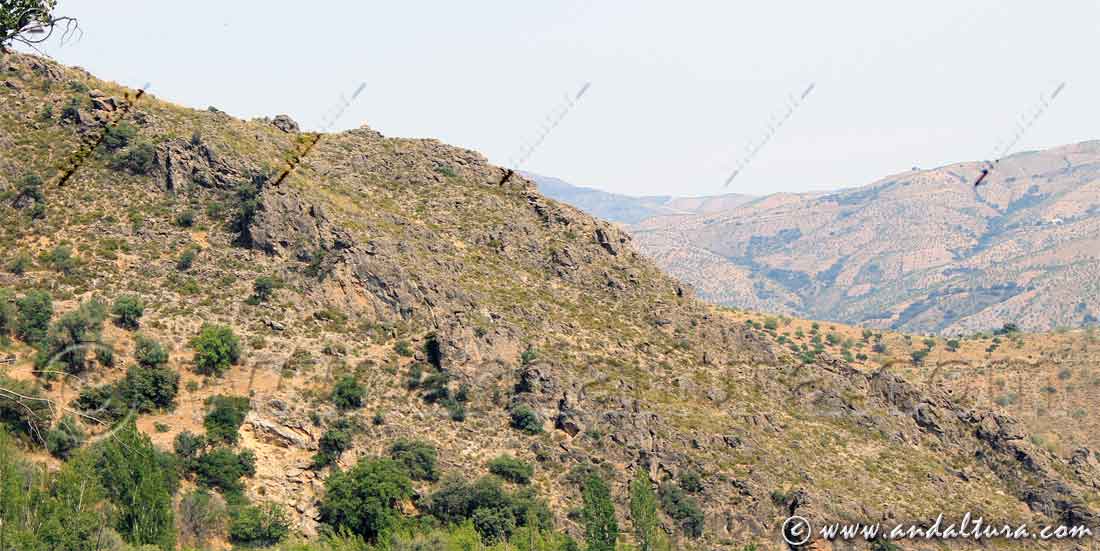 Caminillo Viejo en la ladera de Cerro Mancilla en la Ruta Medieval de la Alpujarra
