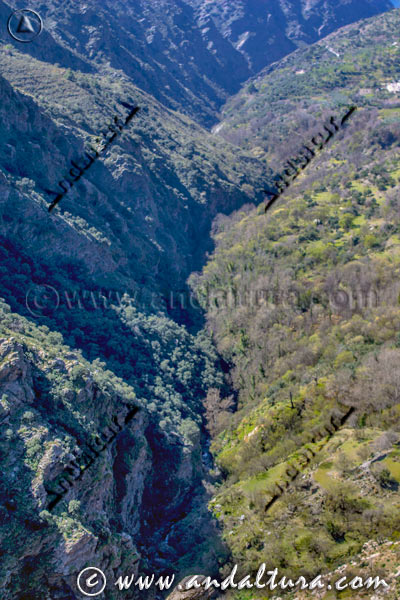 Valle del río Trevélez en la Ruta Medieval por la Alpujarra