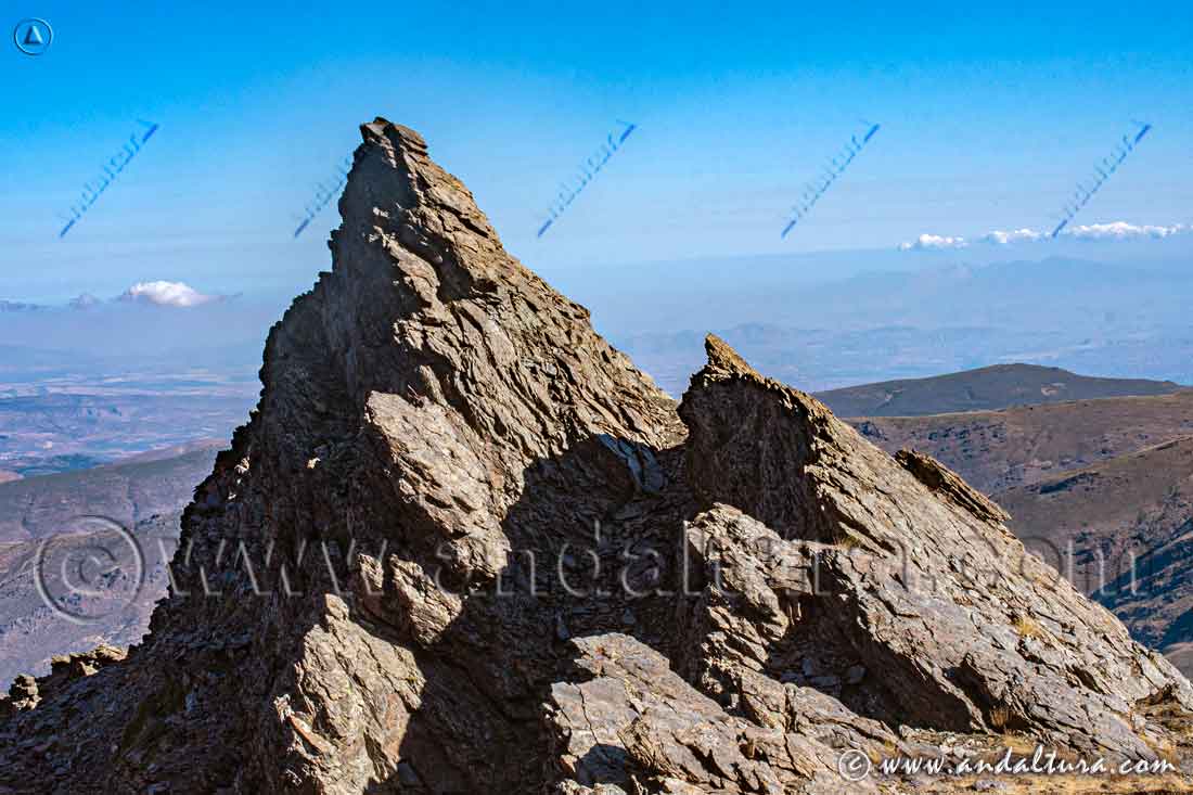 Cota superior del Tresmil central de Sierra Nevada: Mirador de Ferrer
