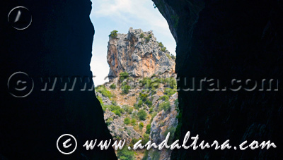 Monumento Natural Cueva del Hundidero - Acceso a Contenidos -
