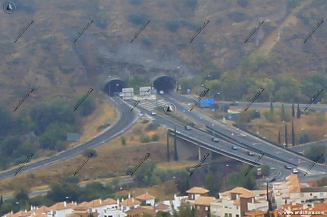 Túnel del Serrallo, dirección Sierra Nevada y La Alhambra