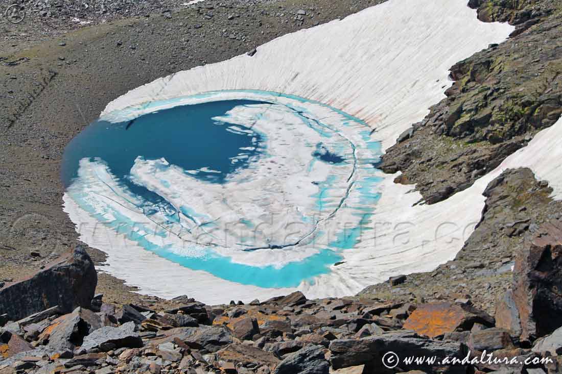 Deshielo en la Laguna de Vacares - En la cuenca glaciar de la Reguera de los Caños