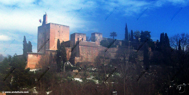 La Alcazaba de la Alhambra nevada desde Torres Bermejas
