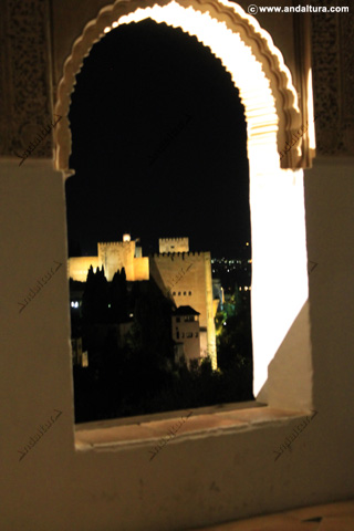 Torre de Comares desde el Mirador del Patio de la Acequia del Generalife
